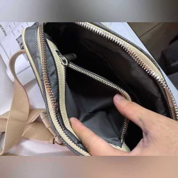 GUCCI Off The Grid Belt Bag GG Nylon Leather Gray Beige 631341 Purse Fanny pack - Picture 6 of 16